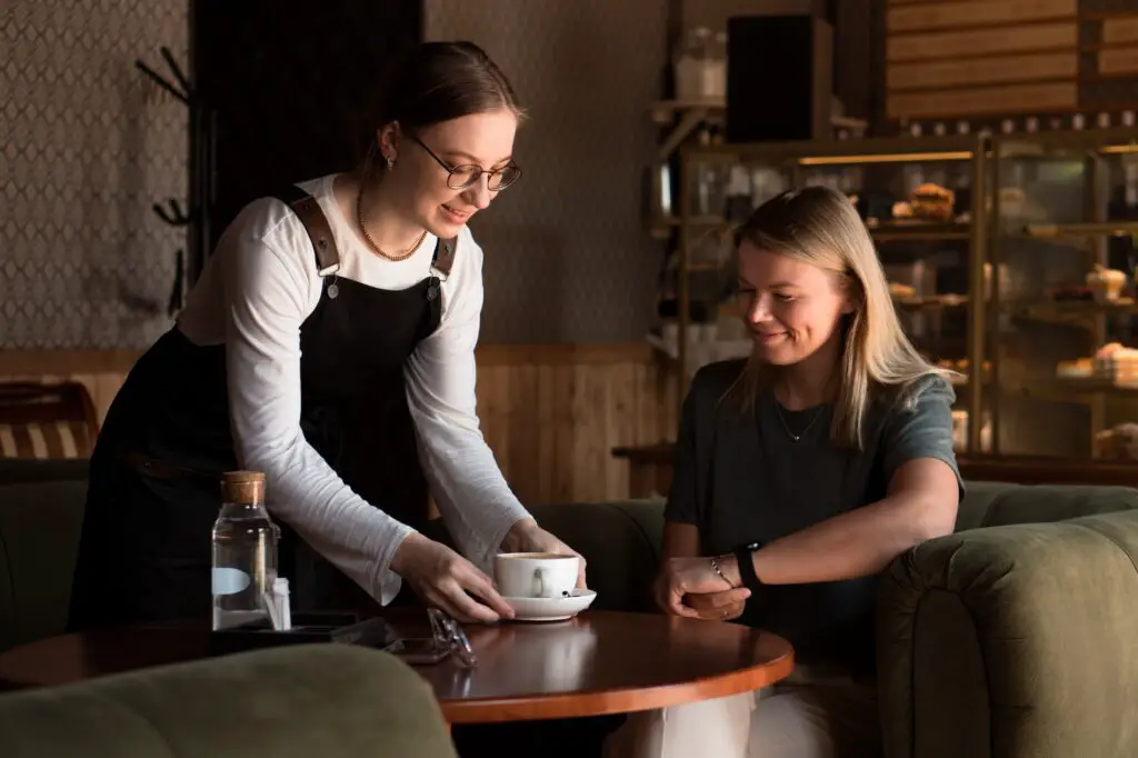 Service in coffee shop